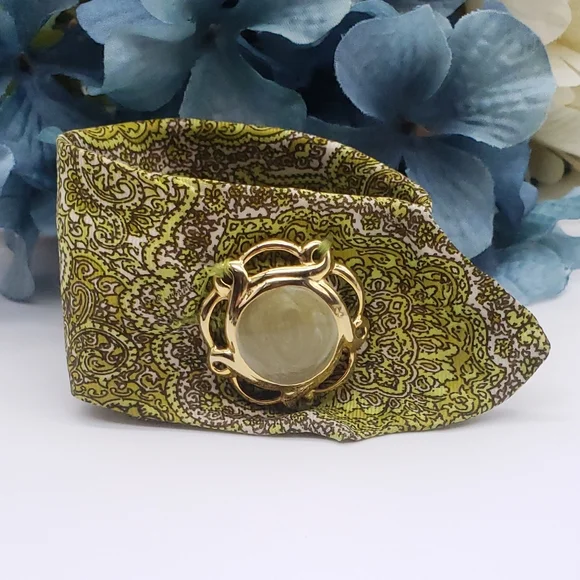 Vintage Handmade 100% Floral Silk & Metallic Green Medallion Bracelet - Picture 2 of 7